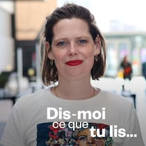 Nathalie Plaat se trouve dans l'atrium de Radio-Canada.