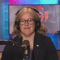 Susan Holt dans les studios de Radio-Canada.