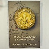 Le livre sur fond blanc.