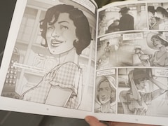 Deux pages de bande-dessinées en noir et blanc avec Blanche Garneau et une amie. Les deux femmes sourient. 