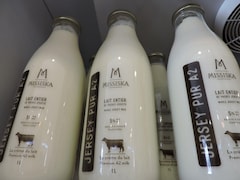 Bouteilles de lait A2 produit par la ferme Missiska