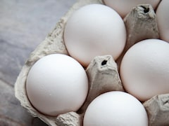 Des oeufs.