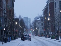 Une rue du centre-ville de Hamilton en plein hiver.