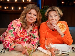 Marina Orsini et Janette Bertrand sur le plateau de Bonsoir bonsoir! pour l'émission du 9 mai.