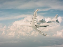 Un avion dans le ciel