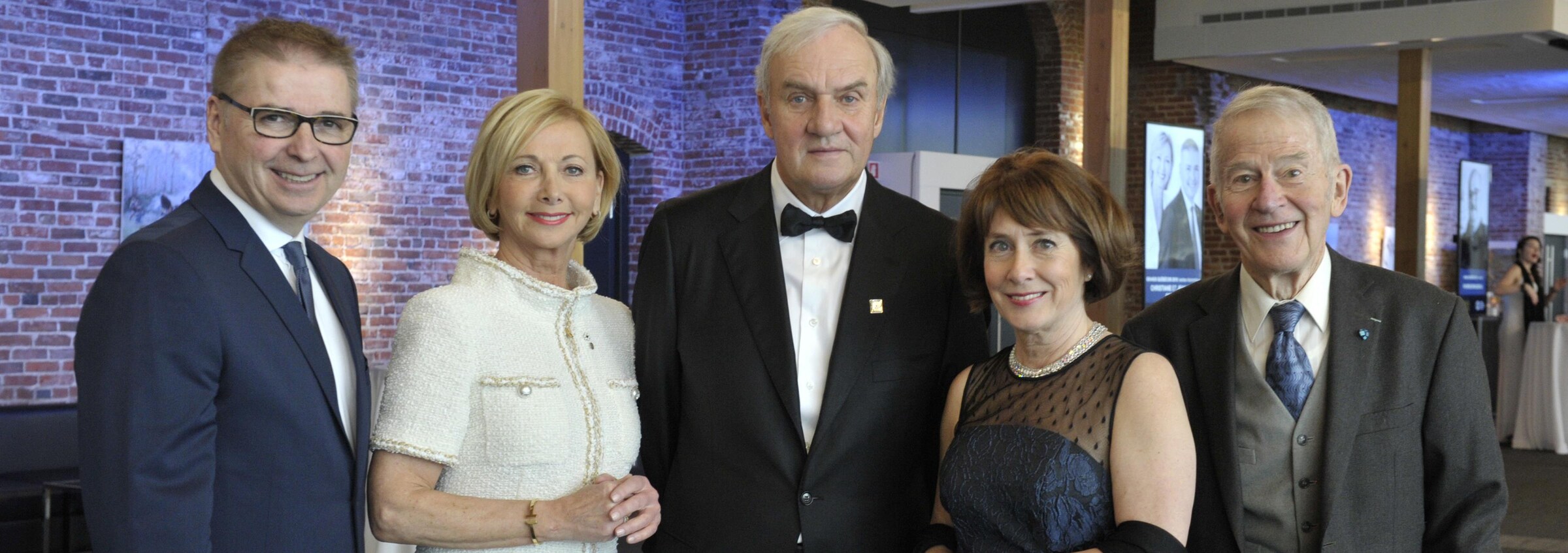 Les Grands Québécois 2019 : Christiane Germain et Jean-Yves Germain, coprésidents du Groupe Germain Hôtels, Michel Verreault, président du conseil d'administration de la Fondation CERVO, Louise Provencher, chirurgienne-oncologue au Centre des maladies du sein du CHU de Québec-Université Laval et Roland Lepage, homme de théâtre.