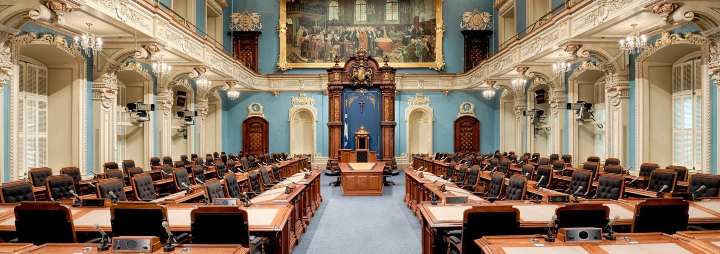 Le Salon bleu de l'Assemblée nationale, vide.