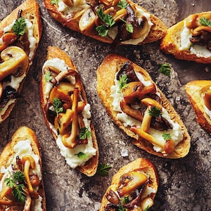 Crostinis Aux Champignons Marinés 