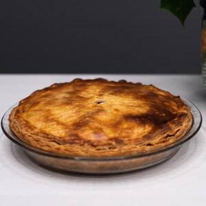 Une tourtière (pâté à la viande).