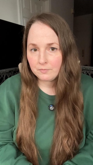 Plusieurs compagnies aériennes canadiennes imposent maintenant des surcharges de carburant pour compenser la flambée des prix du pétrole. 
