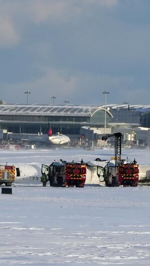Un avion sur le tarmac de l'aéroport Pearson.
