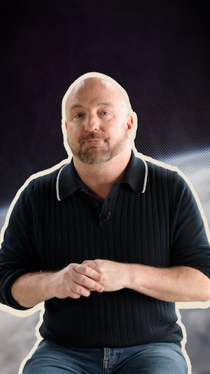 Portrait du journaliste Alain Labelle.