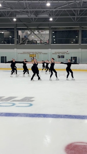 L'équipe intermédiaire de Cassiopée sur la glace. 