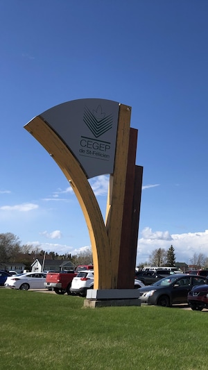 L'extérieur du Cégep de Saint-Félicien.