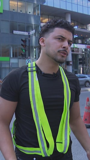L'entrepreneur Saad Tekiout discute avec la journaliste de Radio-Canada