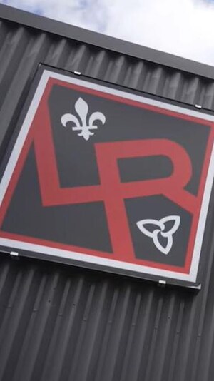 Le toit du dôme de l’école secondaire Louis-Riel s'est effondré | En ...