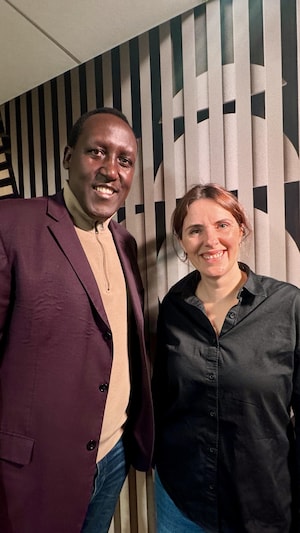 Nicole Lavergne-Smith et Jean de Dieu Ndayahundwa, en studio.