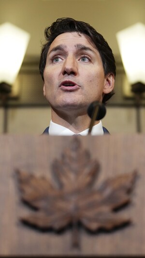 Le premier ministre est en conférence de presse au parlement.