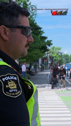 Un policier du SPVQ.