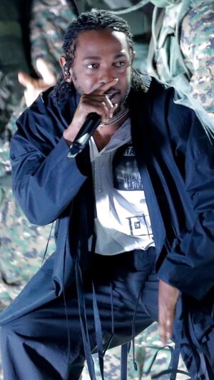 Kendrick Lamar (gauche) et Oasis (droite) en spectacles.