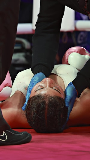 Gala de boxe GYM ayant opposé Marie-Pier Houle gagnante à Jeanette Zacarias Zapata, en août 2021.