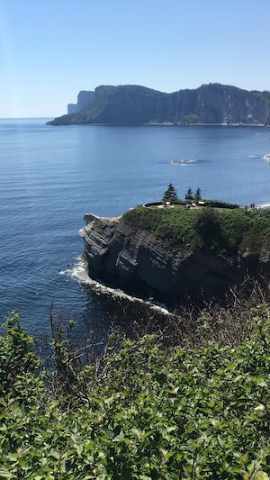 Le cap Bon Ami et sa baie dans le Parc National de Forillon.