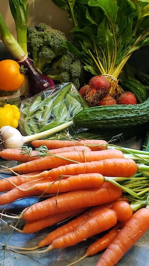 Des fruits et légumes.
