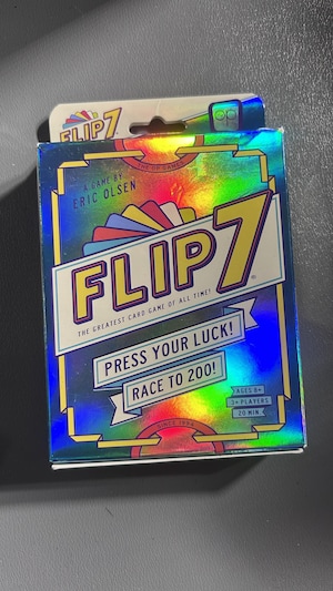 La boîte du jeu Flip7.