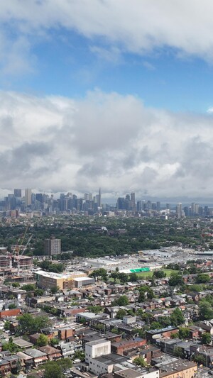 Vues aériennes (par drone) de la ligne d'horizon de Toronto 