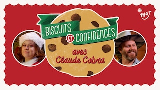 Une illustration d’un biscuit à côté des visages de Mégan Brouillard déguisée en père Noël et du musicien Claude Cobra. À côté du logo MAJ apparaît le titre « Biscuits et confidences avec Claude Cobra ». 
