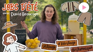 David Beaucage sourit derrière un kiosque de limonade, entourée par des illustrations de costume d'époque, un village héritage britannque et le bouton Jouer.