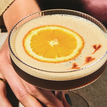 Un martini à l'orange et au café.