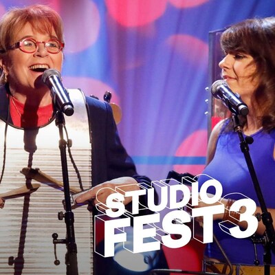 Édith Butler et Lisa LeBlanc en prestation musicale et le logo de StudioFest3.