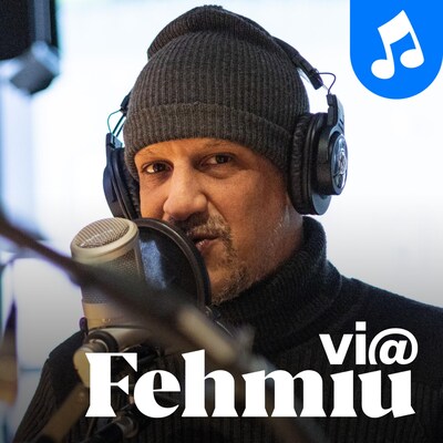 Le rappeur français Rim'k au micro de Philippe Fehmiu.