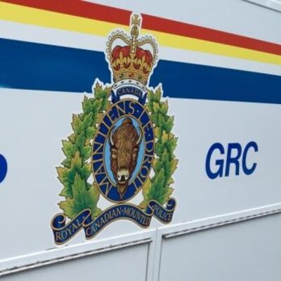 Armoiries sur un véhicule de la Gendarmerie royale du Canada.