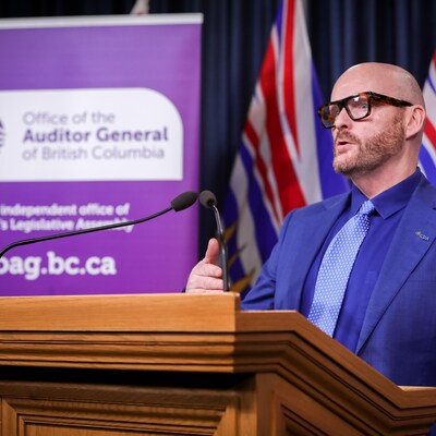 Le vérificateur général de la Colombie-Britannique, Michael Pickup, le 22 novembre 2022 à Victoria.

