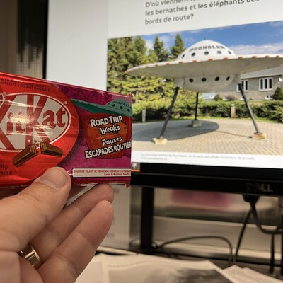 La barre de chocolat KitKat spéciale avec la soucoupe volante de Moonbeam.
