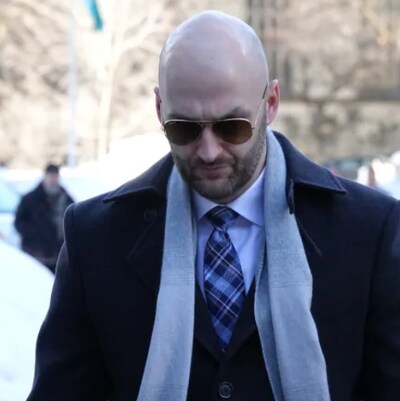 Daniel Montsion fait son entrée au palais de justice d'Ottawa.