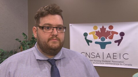 Bryce Boynton, président de l'Association des étudiant(e)s infirmier(e)s du Canada Bryce Boynton, président de l'Association des étudiant(e)s infirmier(e)s du Canada