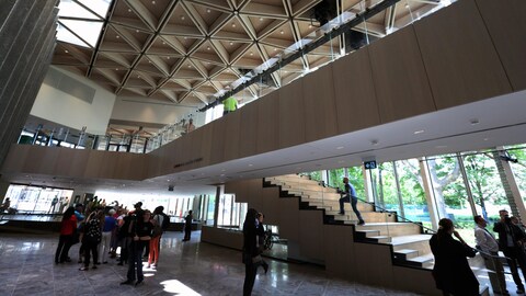 Le Centre national des arts d'Ottawa a fait peau neuve dans la dernière année. Le Centre national des arts d'Ottawa a fait peau neuve dans la dernière année.