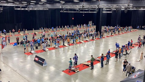 Des centaines de joueurs de poches réunis au Centrexpo de Drummondville pour disputer un tournoi