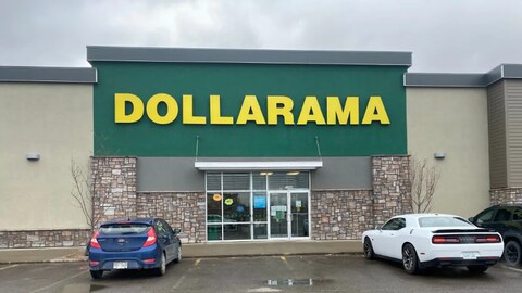 Dollarama零售店。

