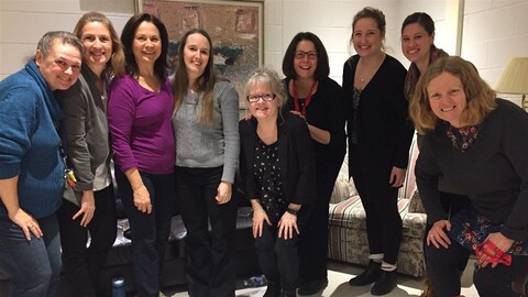 Un groupe d'employées de l'École Précieux-Sang Un groupe d'employées de l'École Précieux-Sang