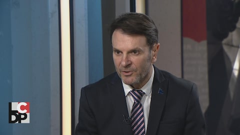Le ministre de la Sécurité publique du Québec, François Bonnardel, répond aux questions de Daniel Thibeault lors de l'émission les Coulisses du pouvoir.