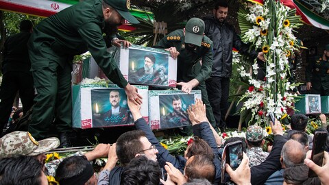لقطة من جنازة الرئيس الإيراني ابراهيم رئيسي ومن قضى معه في تحطم المروحية، اليوم.