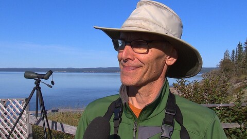Jean-Pierre Barry a proposé une visite ornithologique guidée aux festivaliers. Jean-Pierre Barry a proposé une visite ornithologique guidée aux festivaliers.