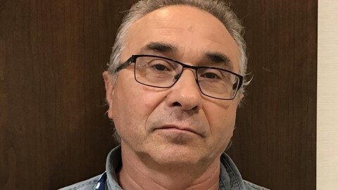 Un homme prix en gros plan. Un homme prix en gros plan.