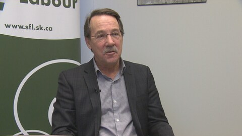 Le président de la Fédération des travailleurs de la Saskatchewan, Larry Hubich. Le président de la Fédération des travailleurs de la Saskatchewan, Larry Hubich.