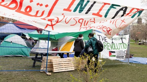 لقطة اليوم من مخيم الدعم للفلسطينيين في حرم جامعة ماكغيل في مونتريال.