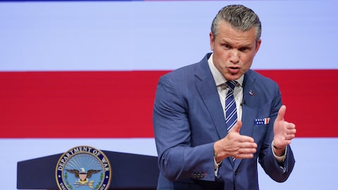Le secrétaire à la Défense Pete Hegseth prononce un discours sur l'état des forces armées à la base du Corps des Marines de Quantico, mercredi 30 septembre 2026, à Quantico, en Virginie. 